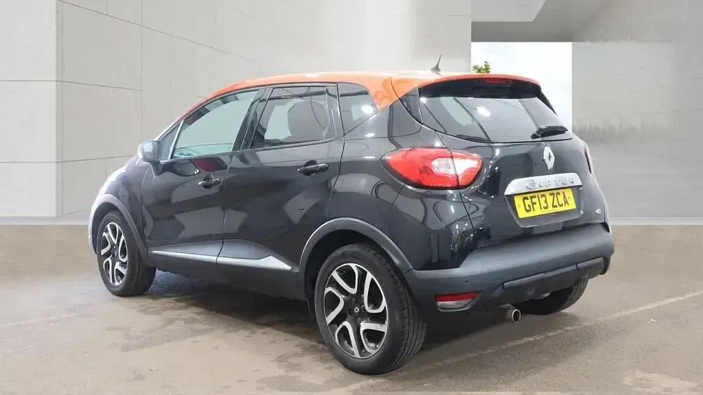 Begagnad Renault Captur Dynamique 90 HK (66 kW) 2013 Svart SUV