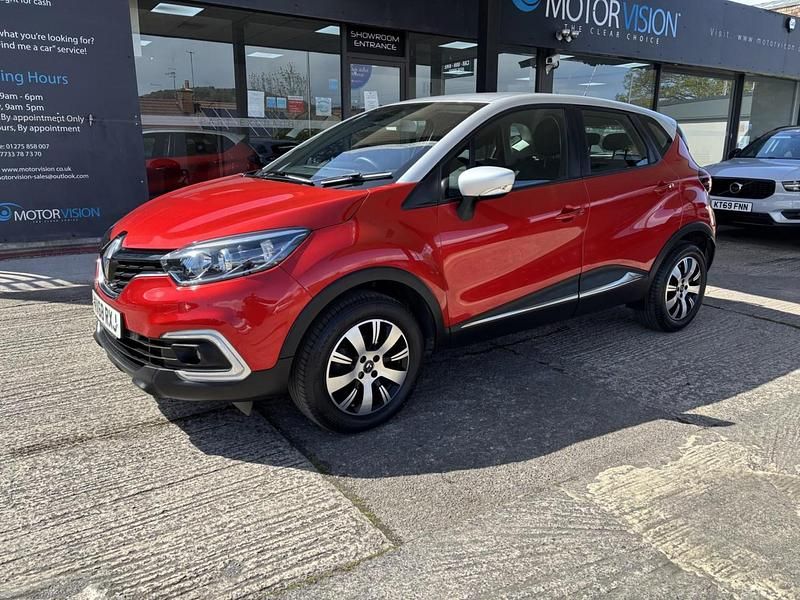 Usado Renault Captur Play 90 HP (66 kW) 2018 Vermelho SUV