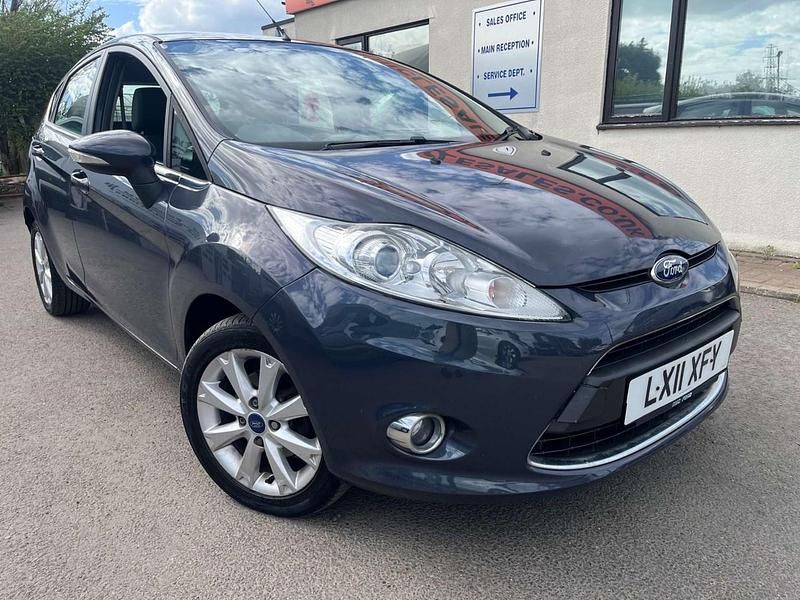 Used Ford Fiesta Zetec 70 HP (51 kW) 2011 Grey Hatchback