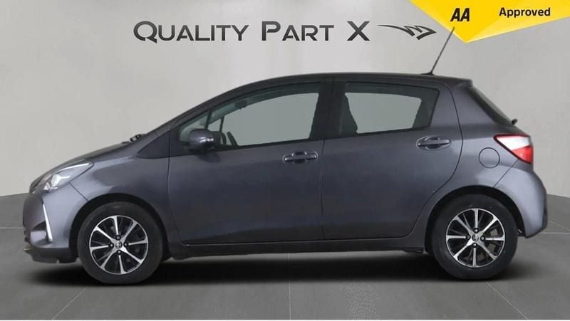 Used Toyota Yaris 107 HP (78 kW) 2019 Grey Hatchback