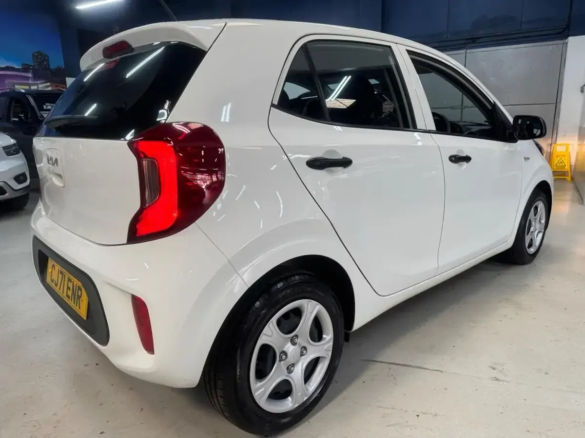 Used Kia Picanto 66 HP (48 kW) 2022 White Hatchback