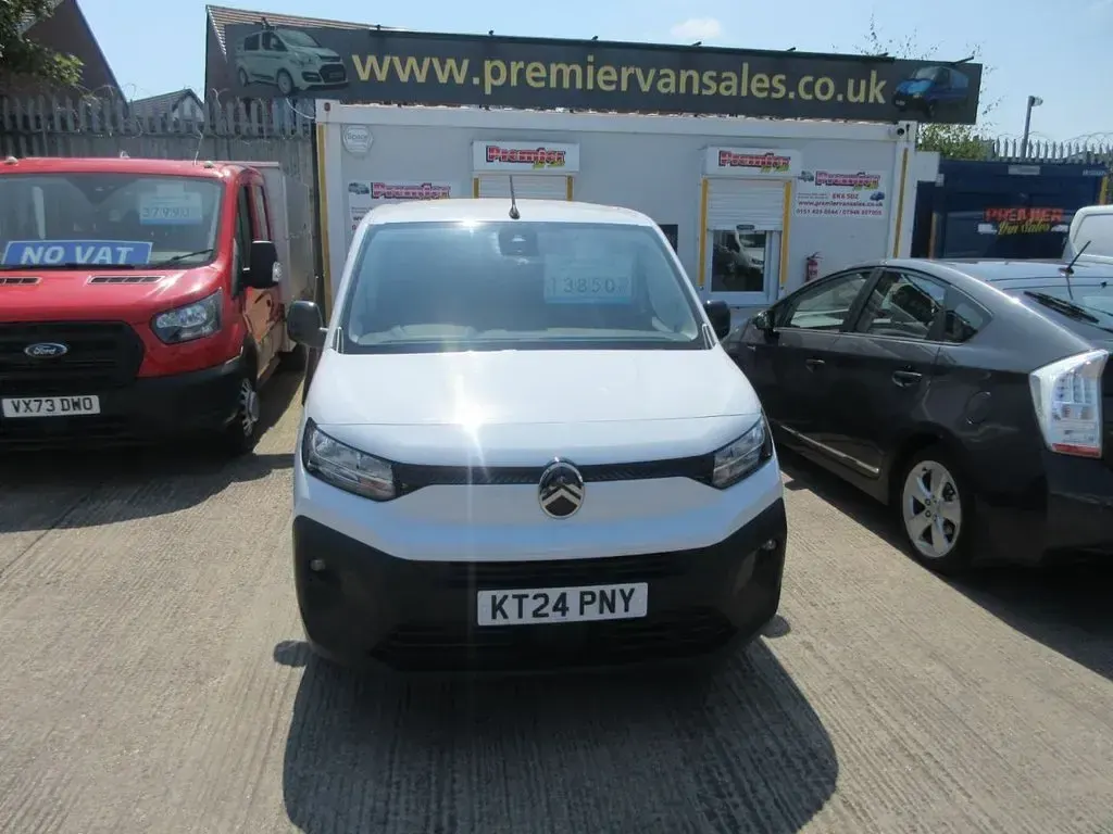 Used Citroën Berlingo 100 HP (73 kW) 2024 White MPV