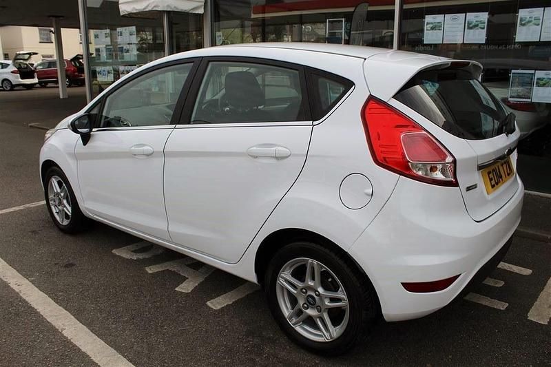 Used Ford Fiesta Zetec 2014 White Hatchback