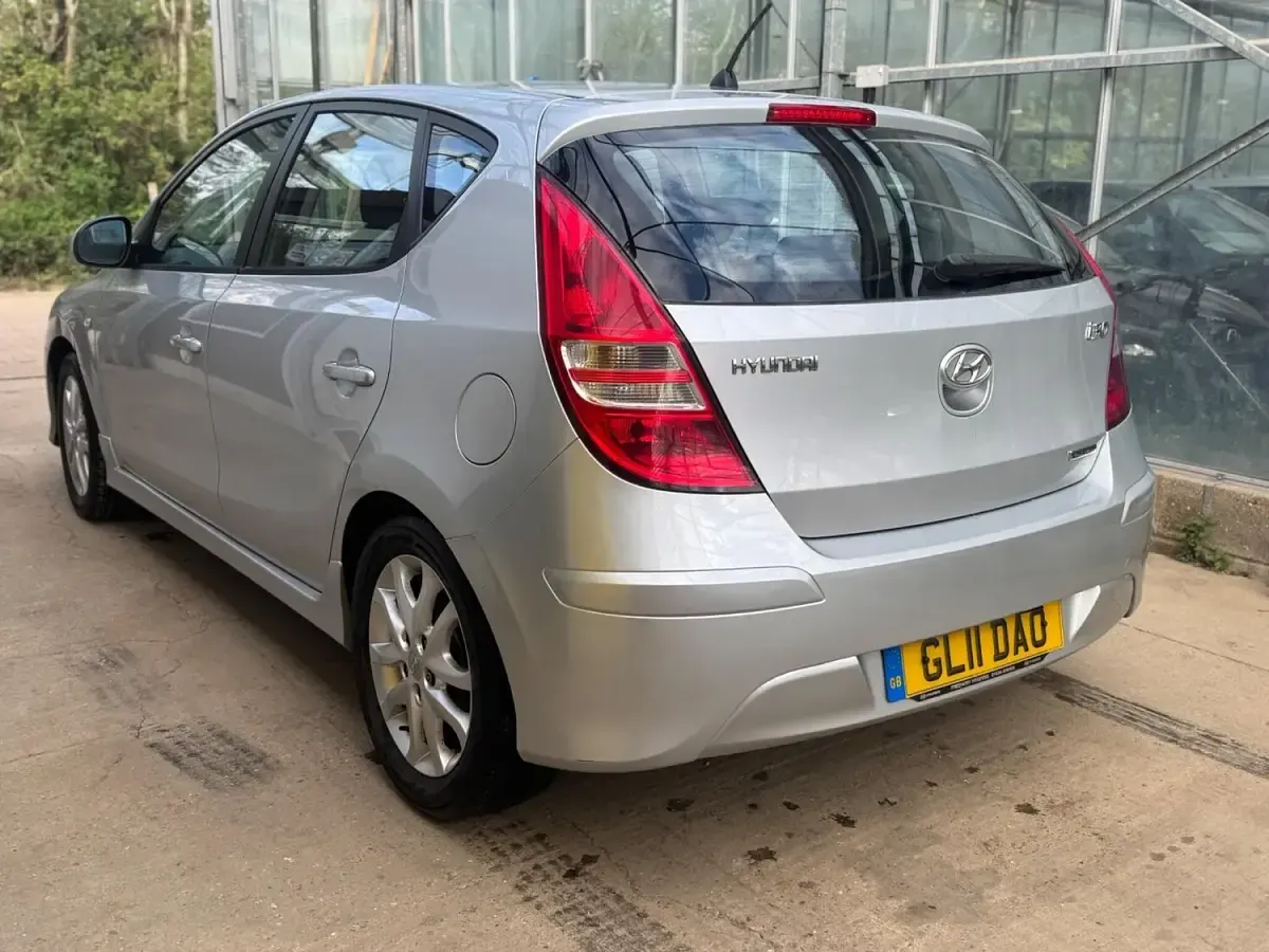 Used Hyundai i30 Comfort 113 HP (83 kW) 2011 Silver Hatchback