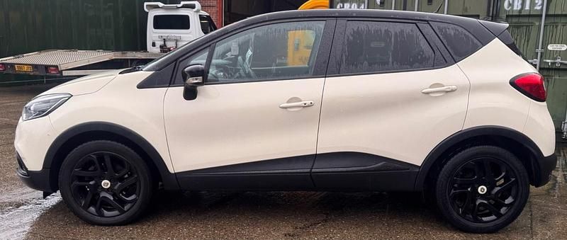 Usado Renault Captur Dynamique 90 HP (66 kW) 2013 Bege SUV