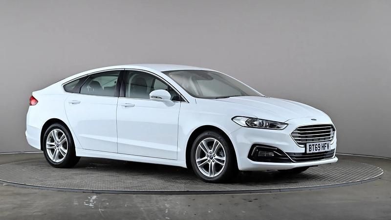 White Used 2019 Ford Mondeo Zetec Hatchback | £11,898 (Fair price) - Image 1/4