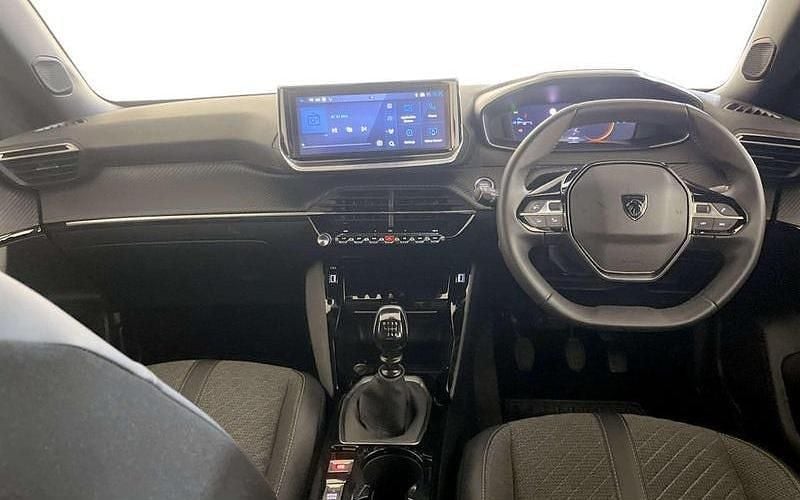 Used Peugeot 2008 Allure 131 HP (96 kW) 2024 White SUV