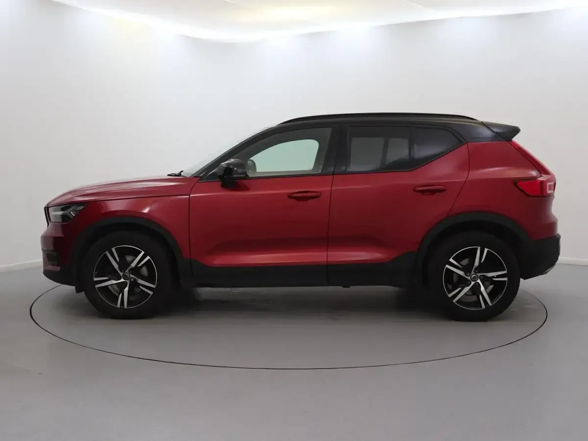 Usado Volvo XC40 R-Design 190 HP (139 kW) 2020 Vermelho SUV