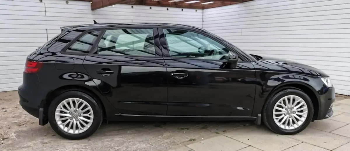 Usado Audi A3 110 HP (80 kW) 2015 Preto Citadino