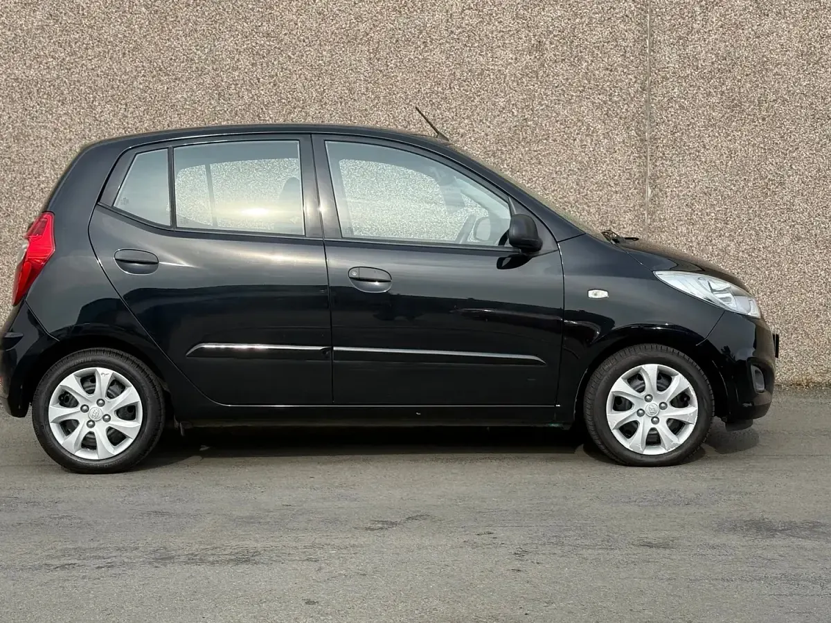 Used Hyundai i10 Classic 85 HP (62 kW) 2012 Black Hatchback
