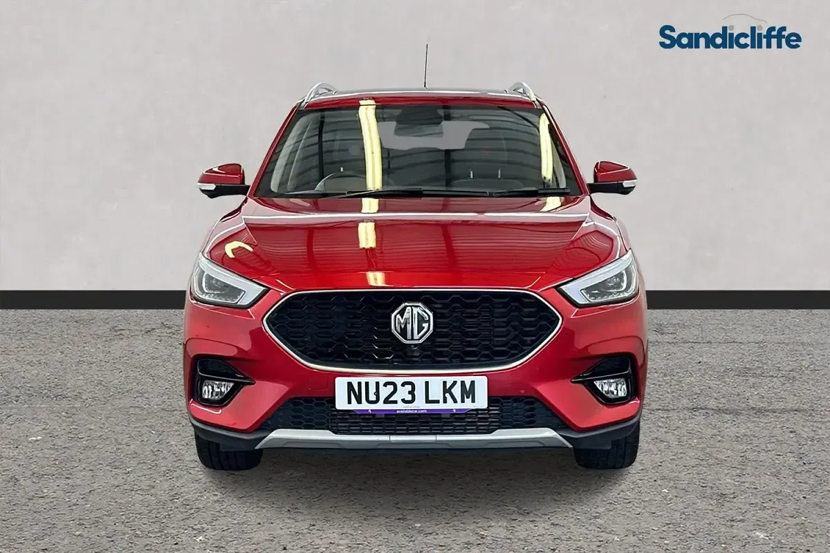 Used MG ZS Exclusive 111 HP (81 kW) 2023 Tri coat  dynamic red SUV