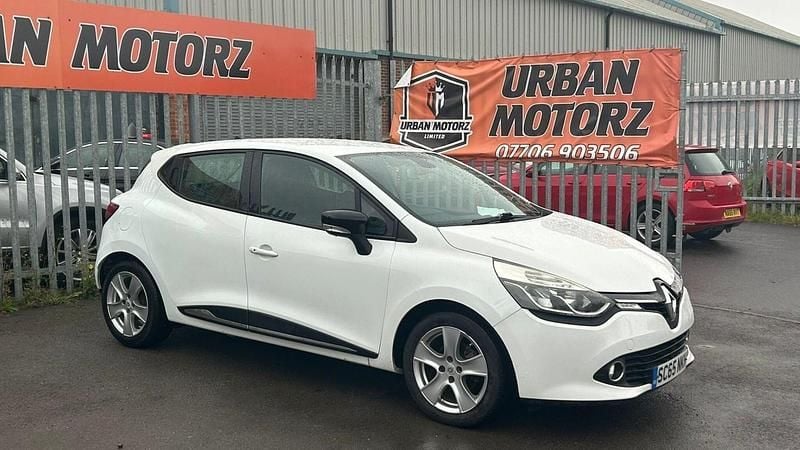 White Used 2015 Renault Clio IV Dynamique Hatchback | £2,995 (Good price) - Image 1/4