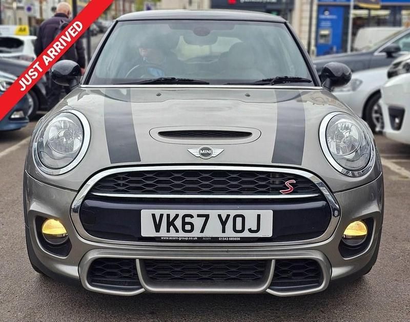 Begagnad Mini Cooper S Hatch 192 HK (141 kW) 2017 Silver Halvkombi
