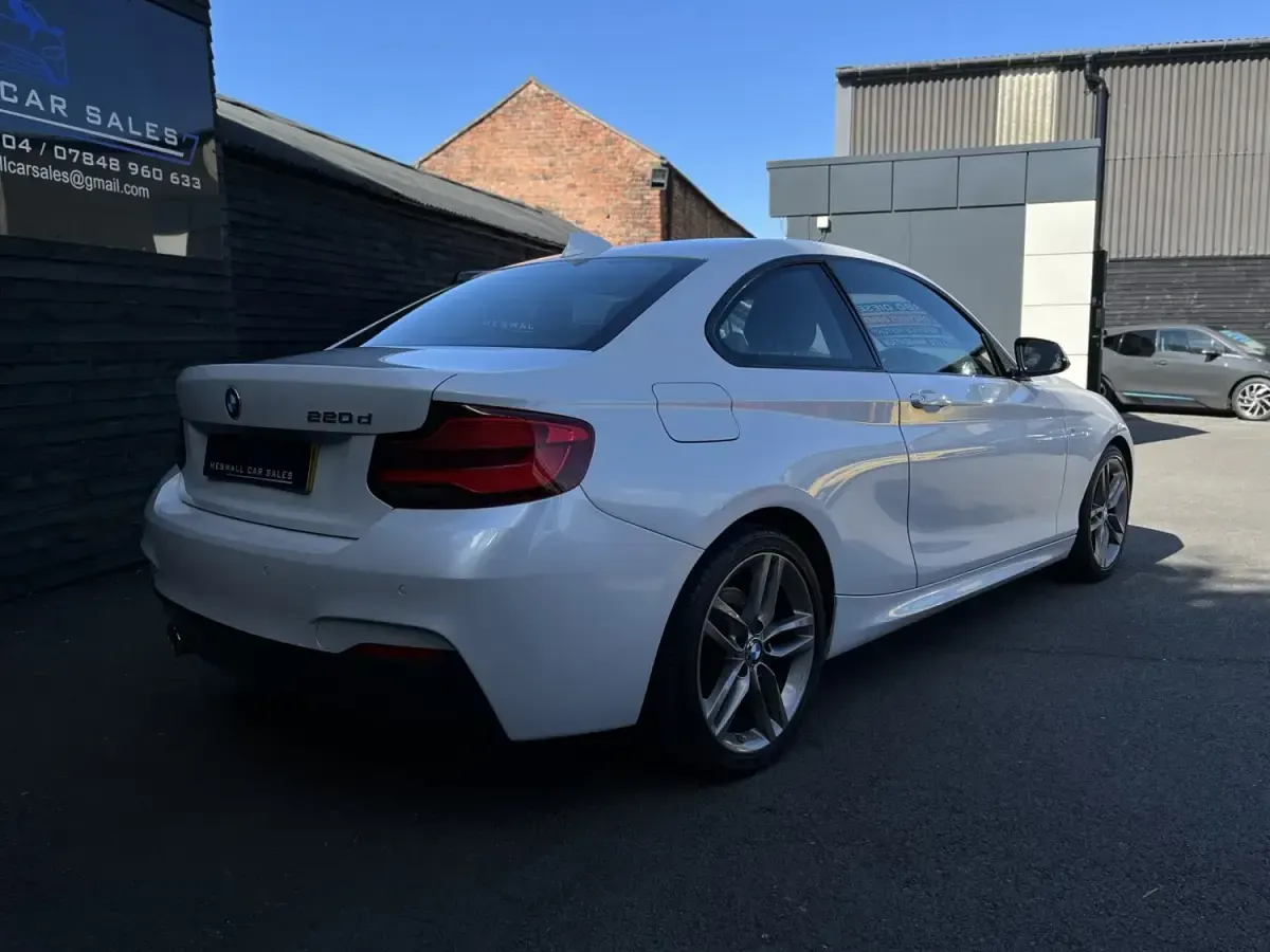 Begagnad BMW 220 M Sport 2018 Vit Sportkupé