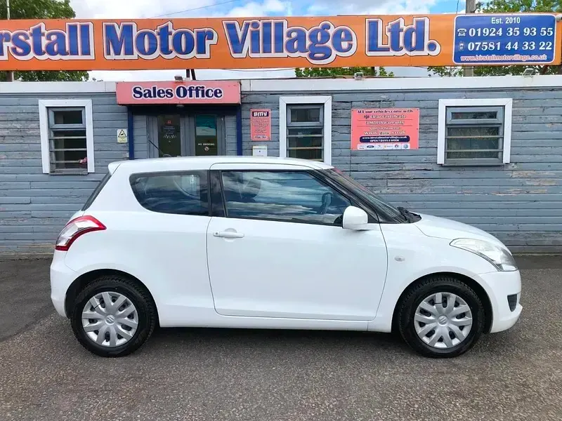 Used Suzuki Swift 94 HP (69 kW) 2010 White Hatchback