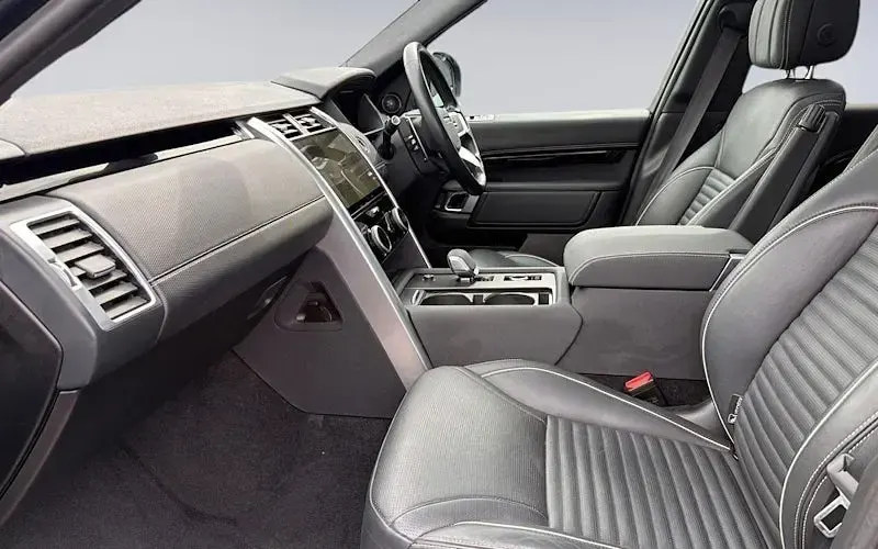 Used Land Rover Discovery 5 SE Dynamic 300 HP (220 kW) 2023 SUV