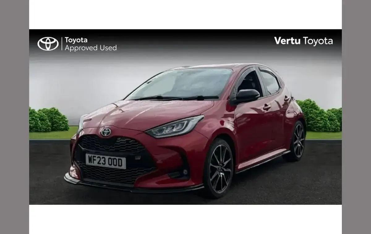 Used Toyota Yaris Hybrid Sport 113 HP (83 kW) 2023 Red Hatchback