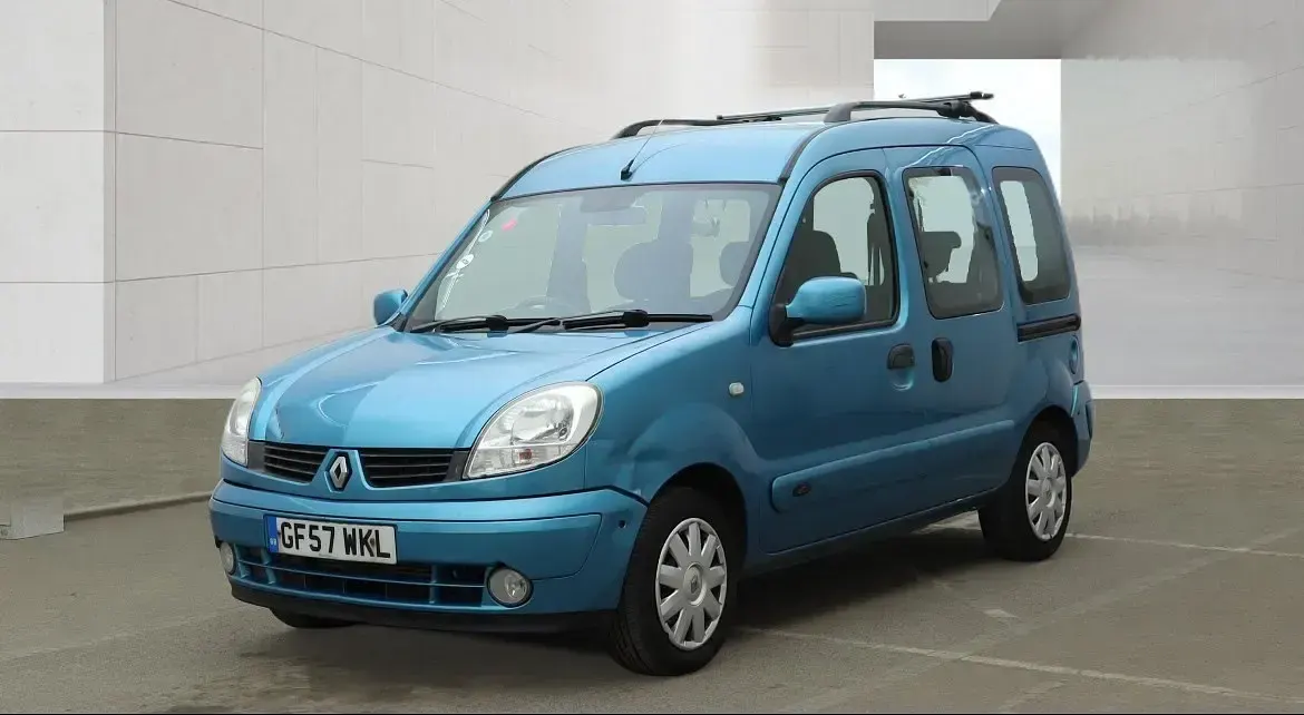 Usado Renault Kangoo Expression 84 HP (61 kW) 2007 Azul Monovolume