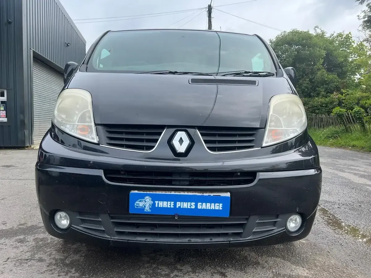 Used Renault Trafic 115 HP (84 kW) 2012 Black MPV