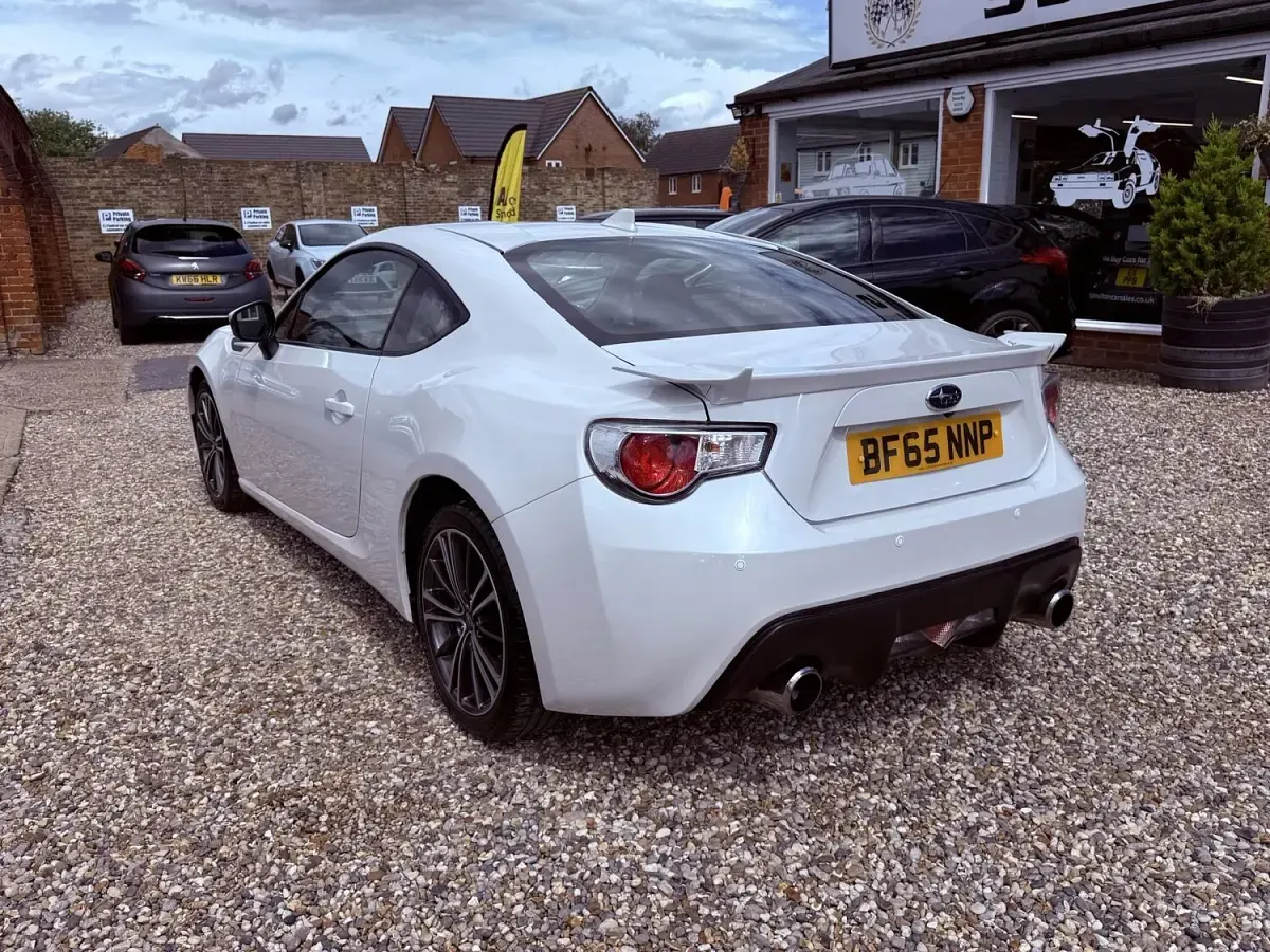 Used Subaru BRZ 200 HP (147 kW) 2015 White Coupe