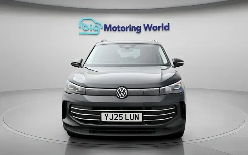 Używany VW Tiguan Elegance 204 KM (150 kW) 2025 Szary SUV