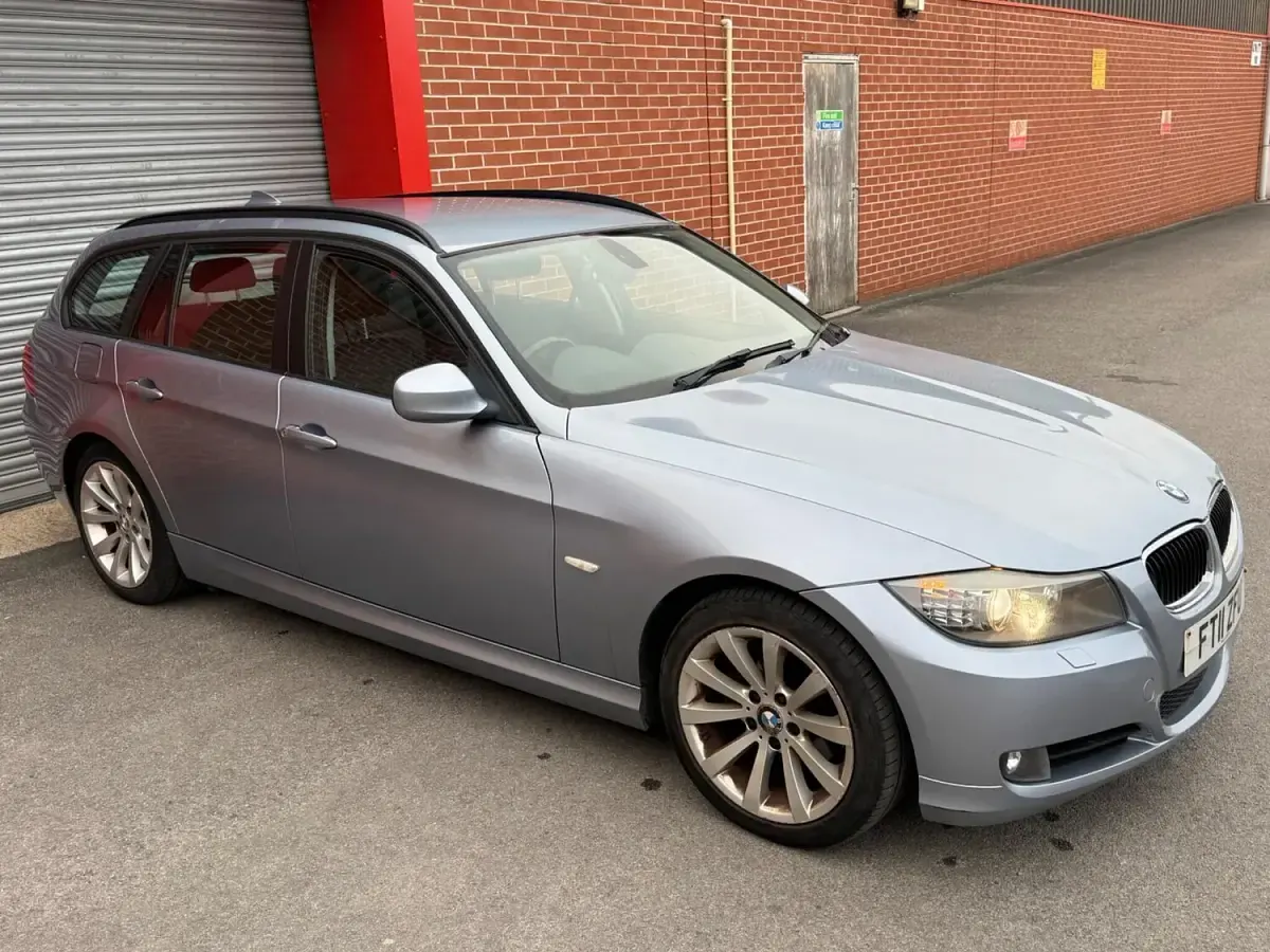 Used BMW 320 Comfort Edition 184 HP (135 kW) 2011 Blue Estate