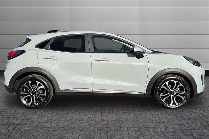 Usado Ford Puma Titanium 125 CV (91 kW) 2024 Gris SUV