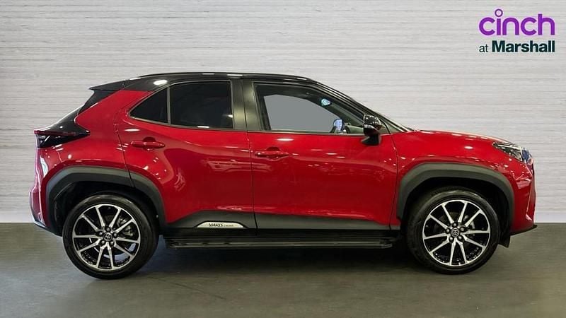 Used Toyota Yaris Hybrid Sport 116 HP (85 kW) 2023 Red/black Estate