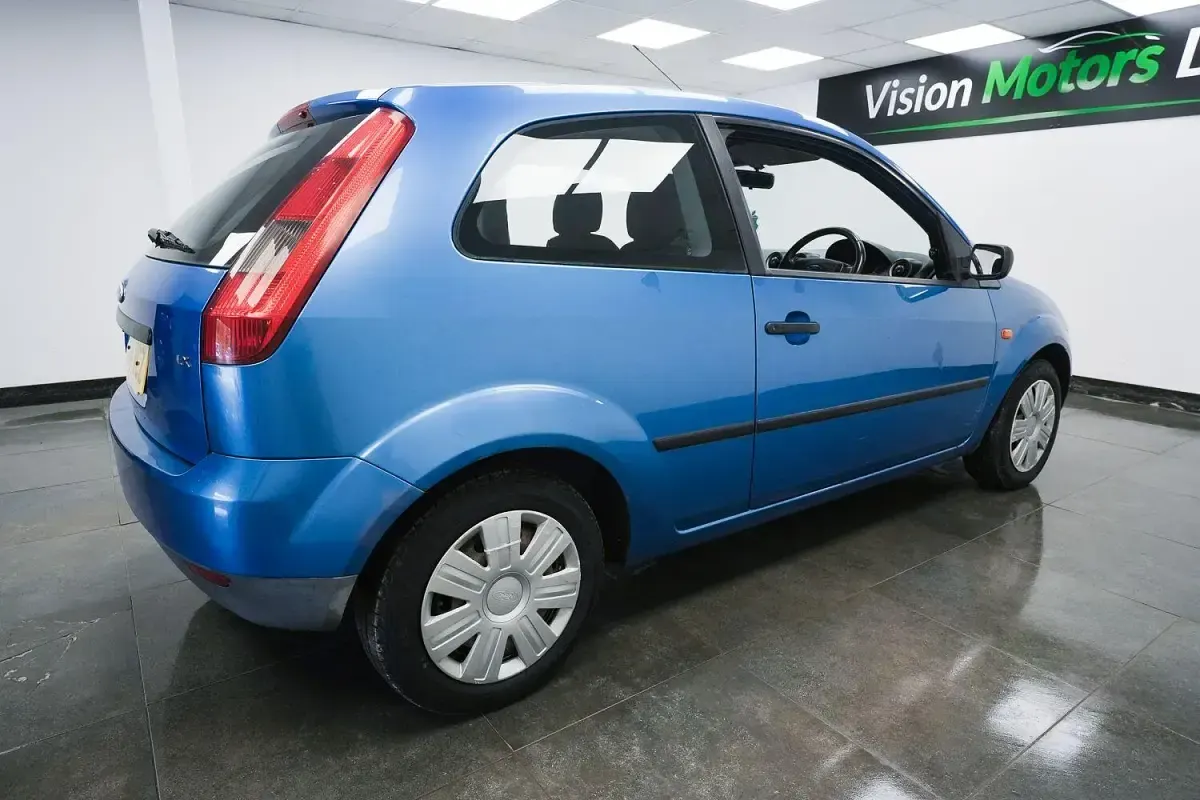 Used Ford Fiesta 80 HP (58 kW) 2004 Blue Hatchback