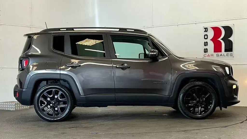 Begagnad Jeep Renegade Night Eagle 120 HK (88 kW) 2020 Grå SUV