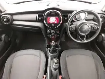 Used Mini ONE Classic 102 HP (75 kW) 2019 White Hatchback