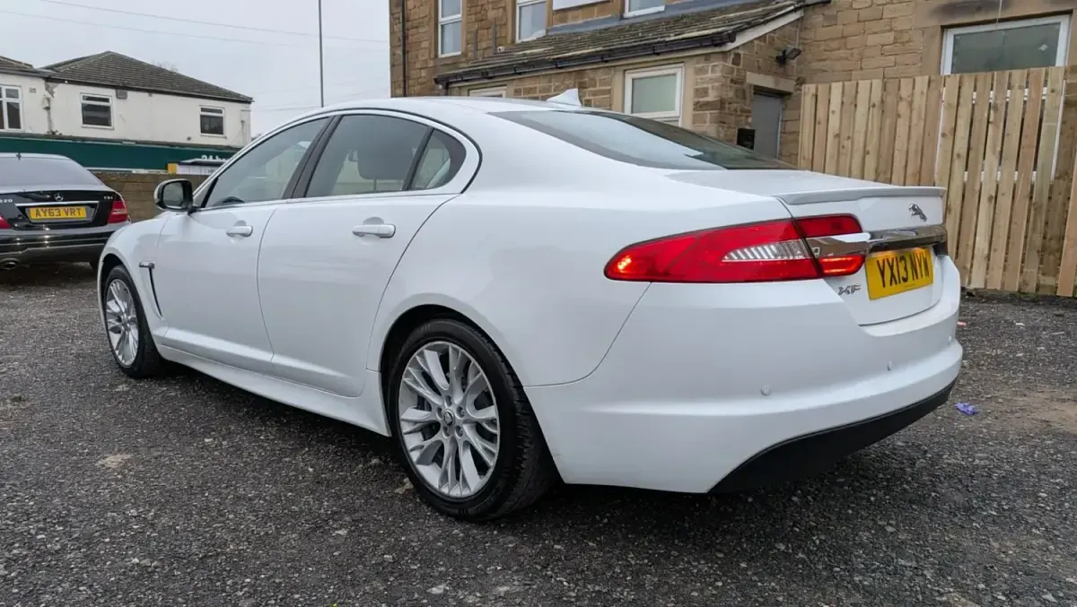 Usado Jaguar XF 200 HP (147 kW) 2013 Branco Sedan