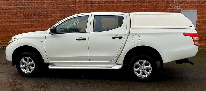 Used Mitsubishi L200 181 HP (133 kW) 2019 White Pickup