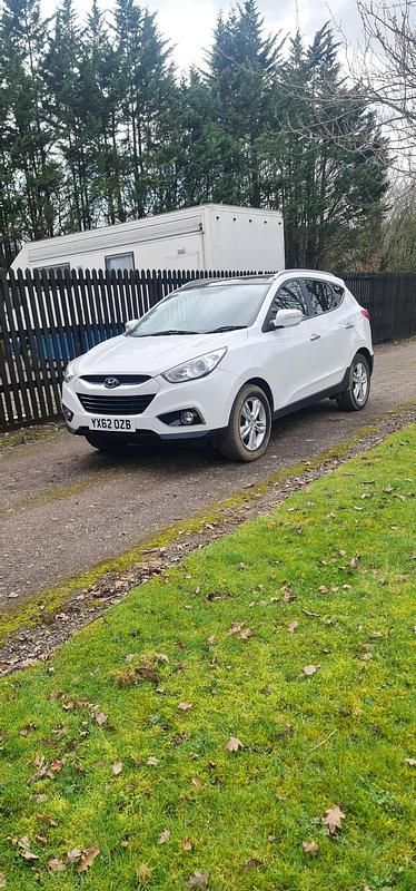 Used Hyundai ix35 Premium 115 HP (84 kW) 2012 White SUV