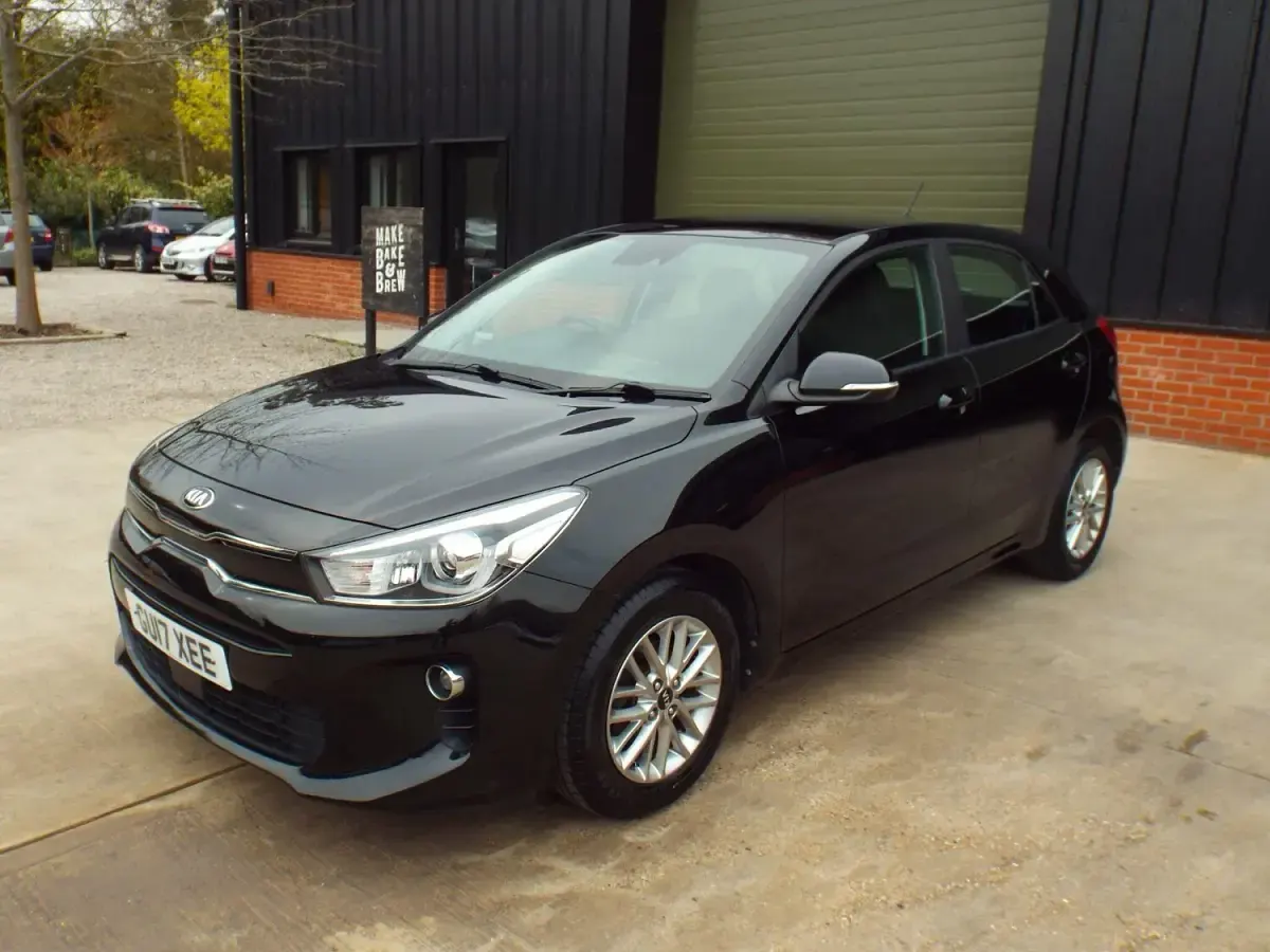 Used Kia Rio 84 HP (61 kW) 2017 Black Hatchback