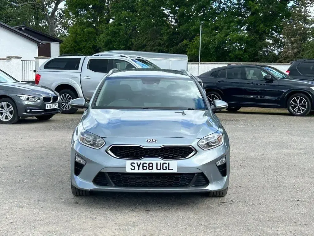 Used Kia Ceed Sportswagon 114 HP (83 kW) 2018 Silver Estate