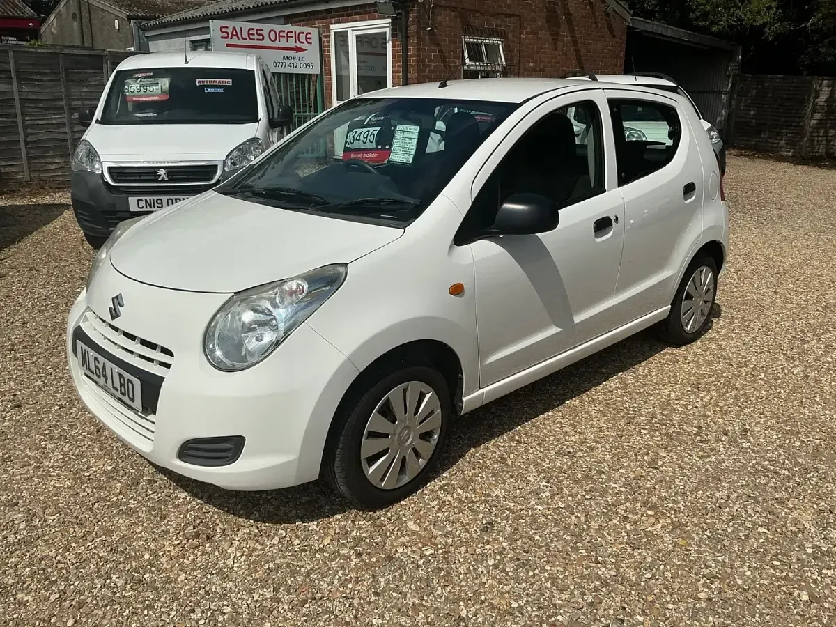 Used Suzuki Alto 68 HP (50 kW) 2014 White Hatchback