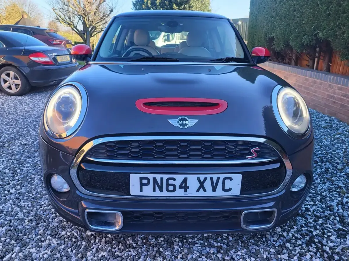 Usado Mini Cooper S Hatch 190 HP (139 kW) 2014 Cinzento Citadino