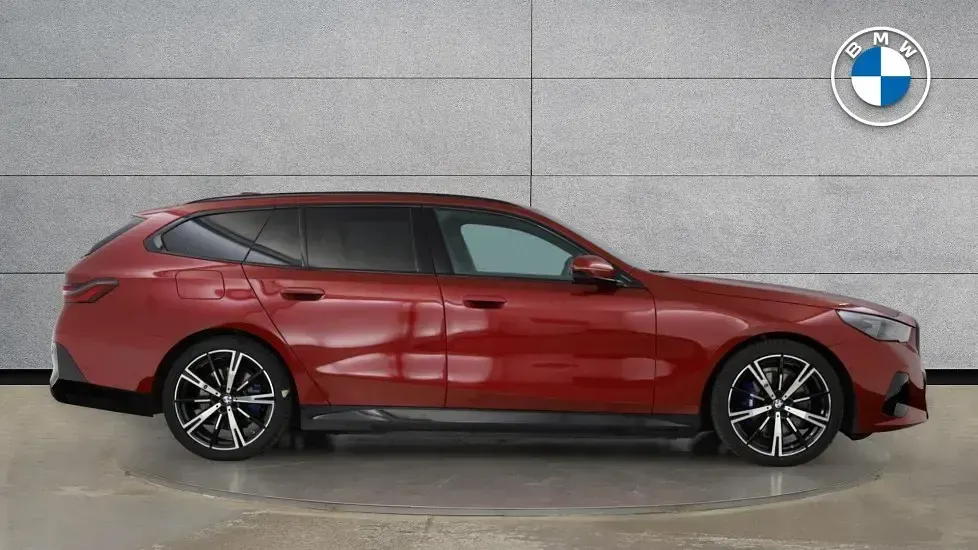 Used BMW 530e M Sport 295 HP (216 kW) 2026 Red Estate