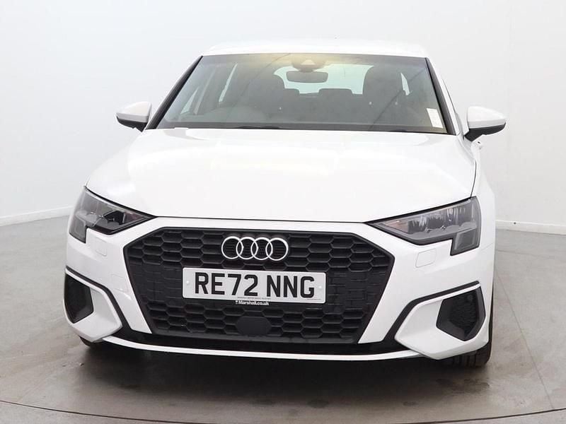 Begagnad Audi A3 Comfort 110 HK (80 kW) 2023 Vit Sedan
