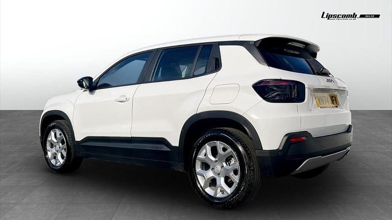 Used Jeep Avenger Altitude 100 HP (73 kW) 2024 White SUV