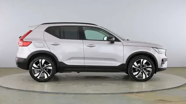 Used Volvo XC40 Ultra 194 HP (142 kW) 2025 Silver SUV