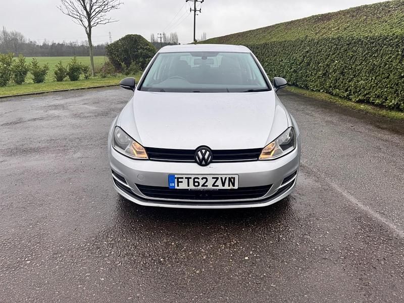 Used VW Golf VII SE 105 HP (77 kW) 2013 Silver Hatchback