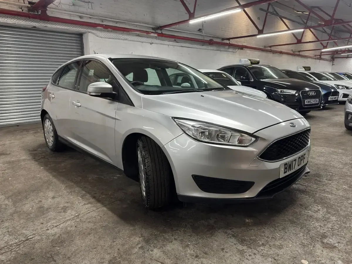 Used Ford Focus Style 105 HP (77 kW) 2017 Silver Hatchback