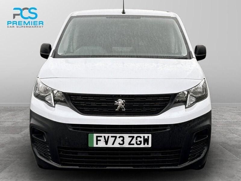 Used Peugeot E-Partner Premium 49 kW (67 HP) 2023 White MPV