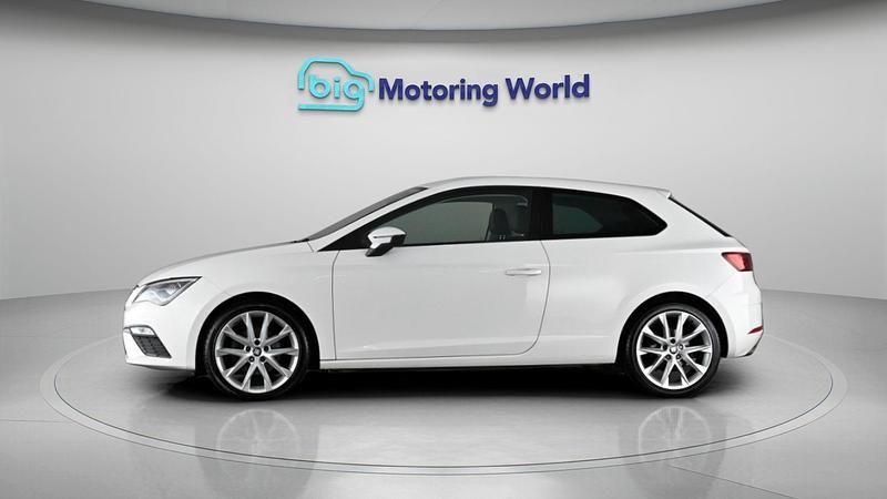 Used Seat Leon FR 125 HP (91 kW) 2018 White Coupe