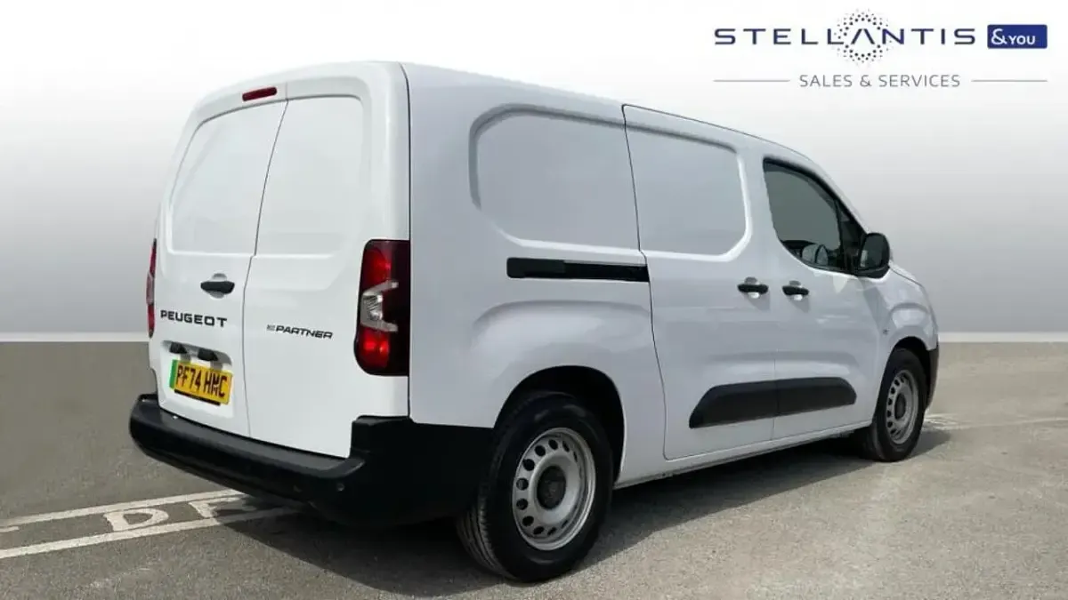 Second-hand Peugeot E-Partner 98 kW (134 CP) 2024 Alb Monovolum