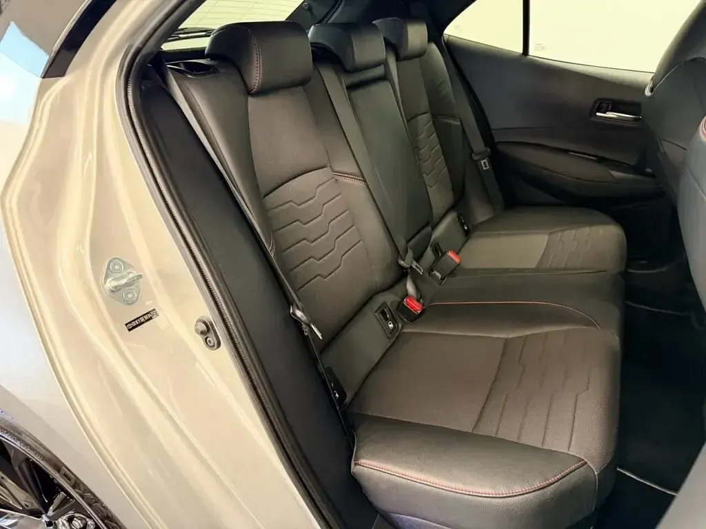 Usado Toyota Corolla 122 CV (89 kW) 2019 Plateado Utilitario