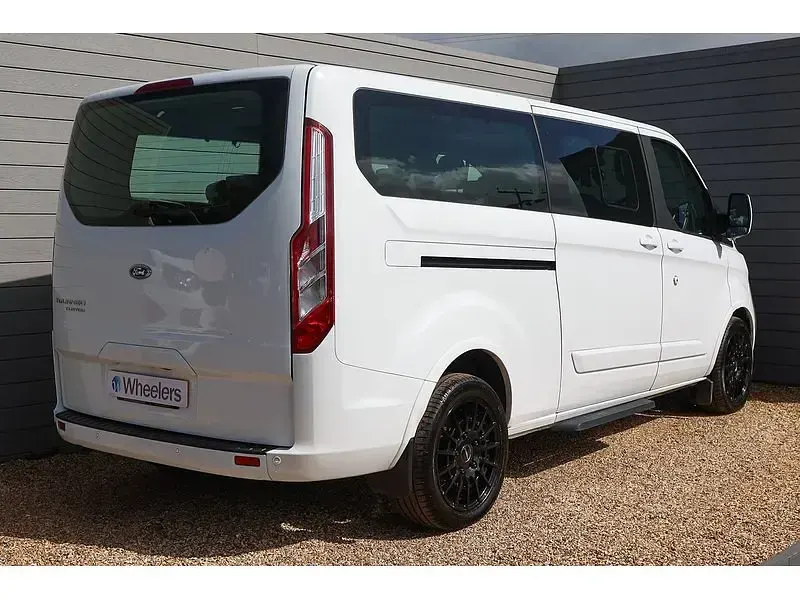 Used Ford Tourneo Custom Titanium 2022 Frozen white (solid colour) Van