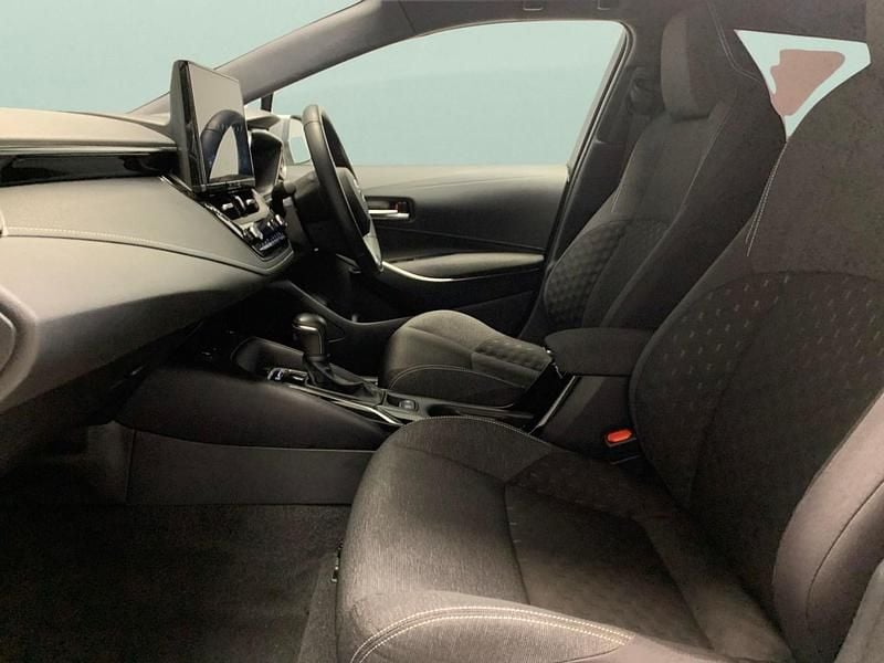 Used Toyota Corolla 140 HP (102 kW) 2023 Silver Estate